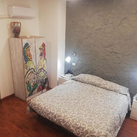 Emily House Appartement Catánia Kamer foto